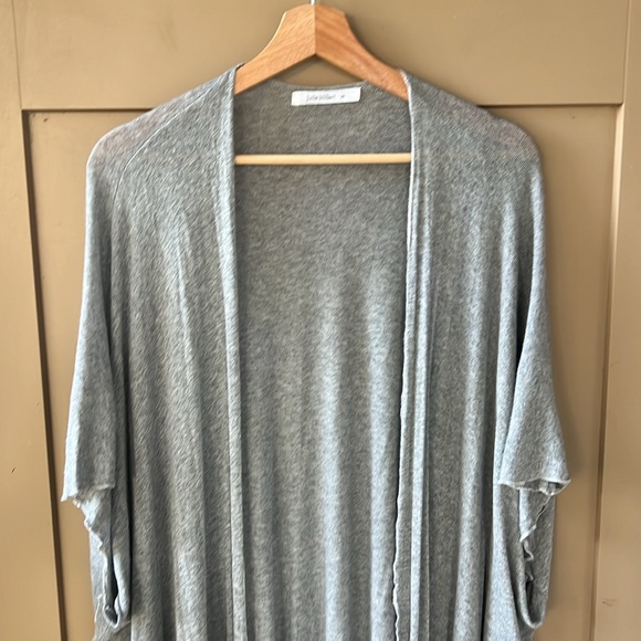 Julie Billiart Sz M Stretch Jersey Knit Light Weight Gray Kimono Lettuce Hem - Picture 2 of 8